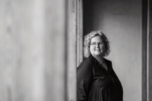 Kreativ soloselvstændig til brandingportræt på Fyn – legende og ægte