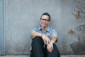 Kreativ soloselvstændig grafiker til brandingbilleder på Fyn – legende og ægte og cool